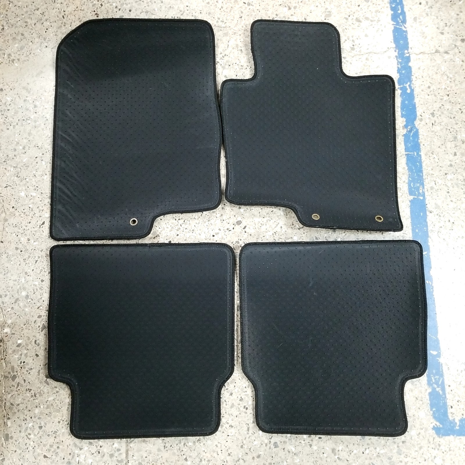 Set of 4 Hyundai Sonata Rugs Carpets Mets EUC Unknown Years