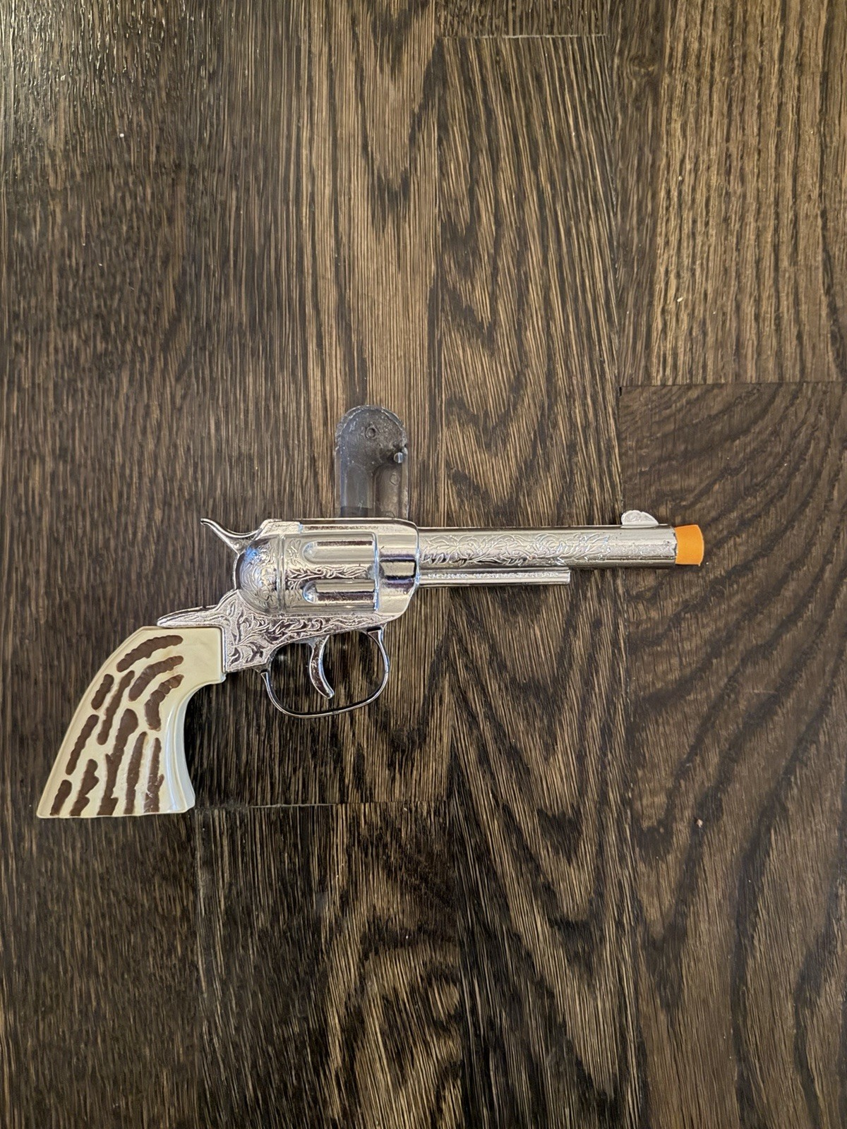 Vintage Kilgore Silver Engraved Western Toy Cap Gun Revolver Cream Swirl Grips