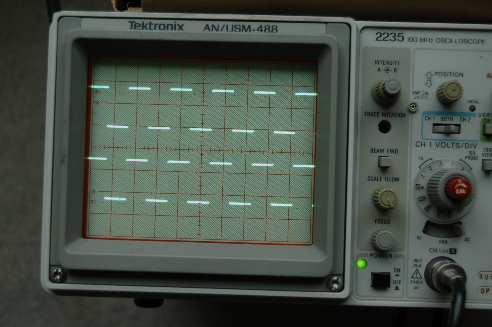 Tektronix 2235 AN/USM488 100MHz Two Channel Oscilloscope, Two Probes, Power Cord