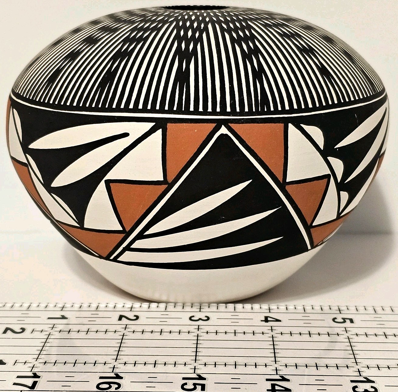 B D (Beverly) Garcia Acoma NM Pottery Line Work Signed 4.5"H & 5.5"W Hand-Coiled