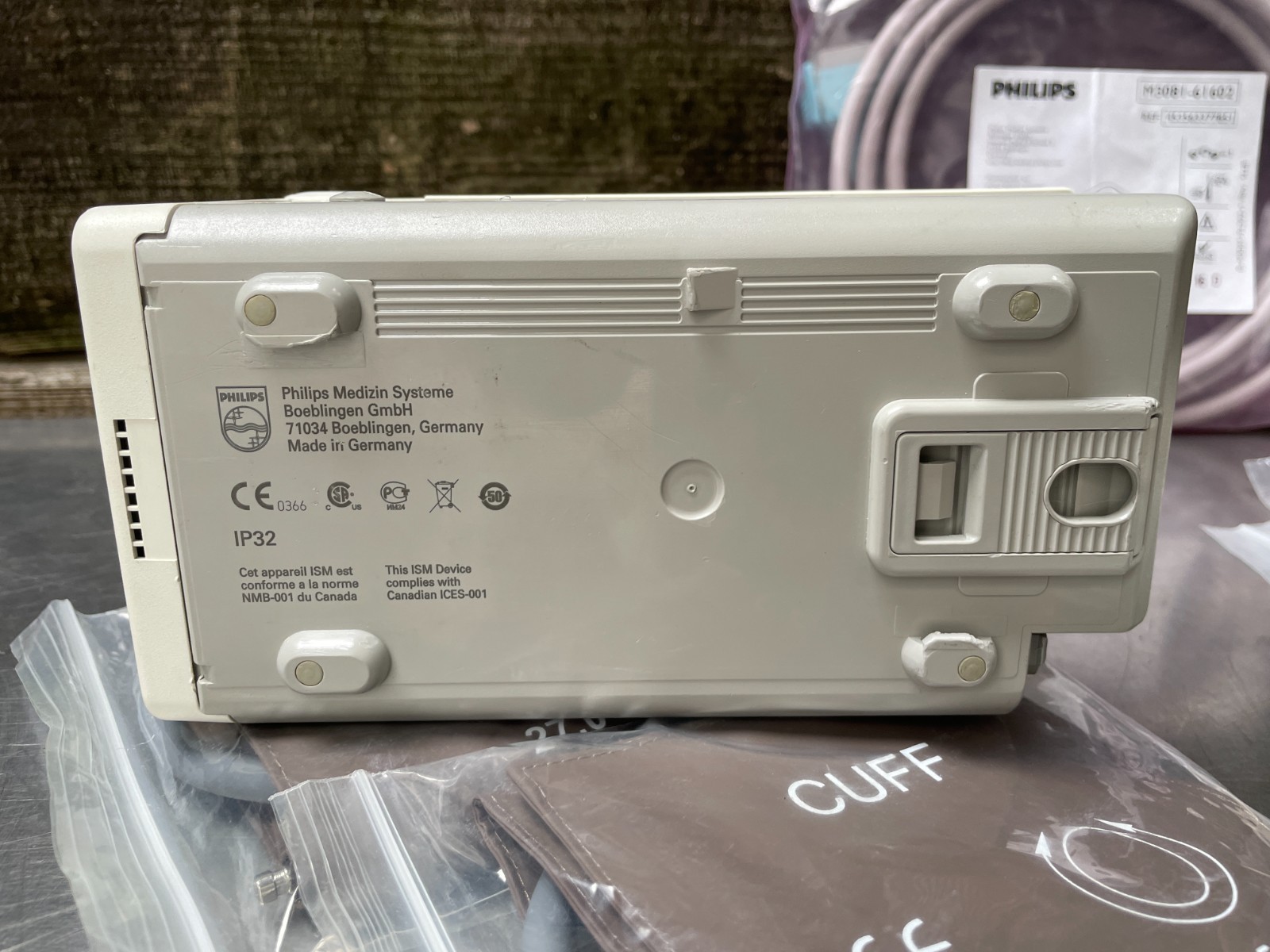 Philips Intellivue X2 M3002A Monitor W/ Battery SpO2 Hose Cuffs ECG