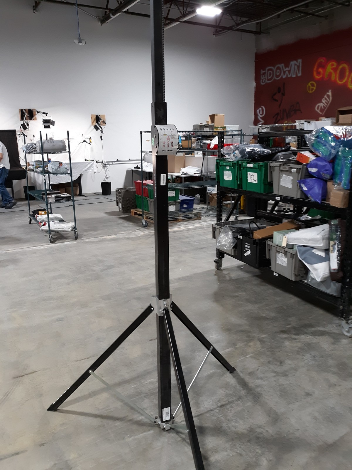 Global Truss DT-3900L Lifter - Used Good Condition