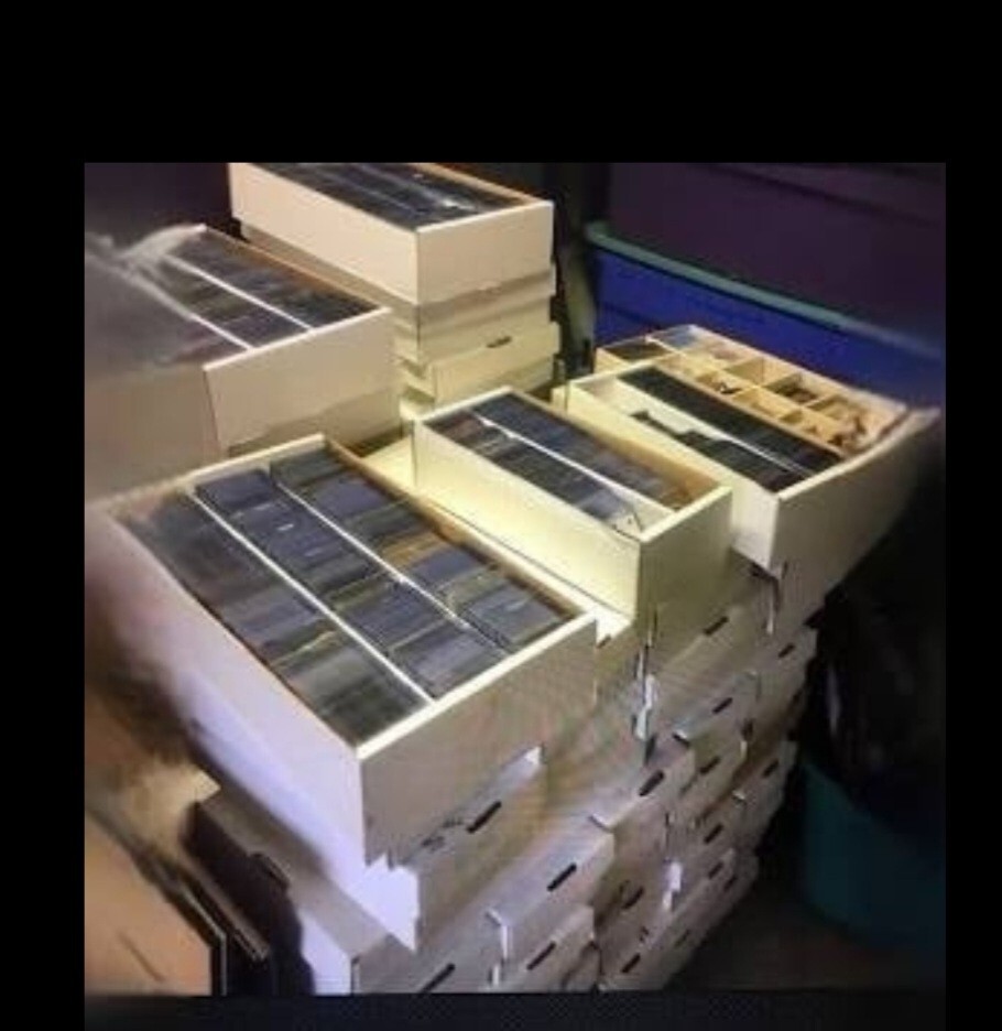 ESTATE Storage unit MLB 500 Ct Card Box , Stars Rookies , Commons & More Look