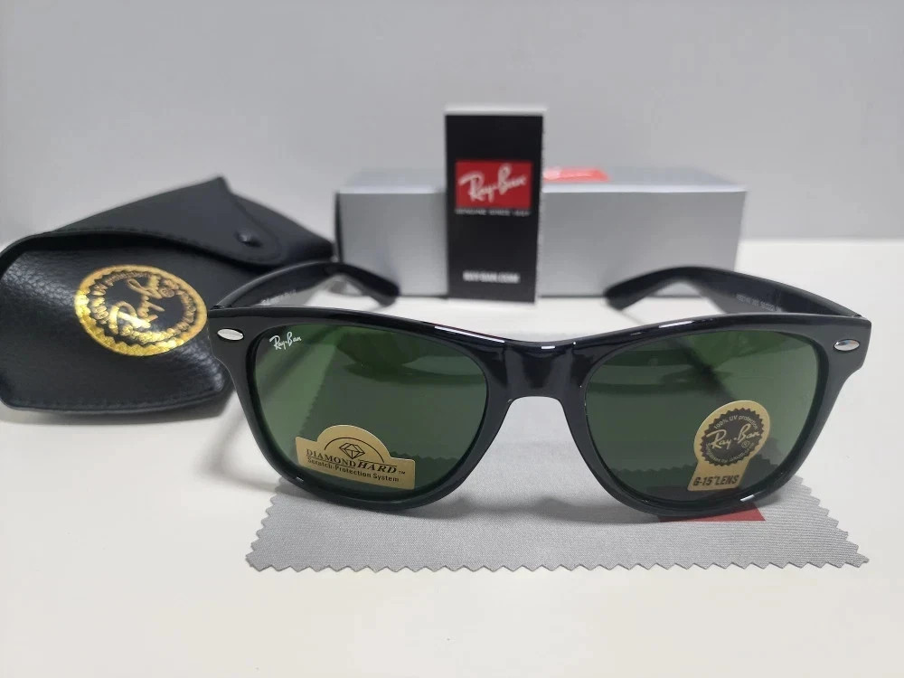 Ray-Ban 2140 Sunglasses Black frame with 50mm green lenses Unisex