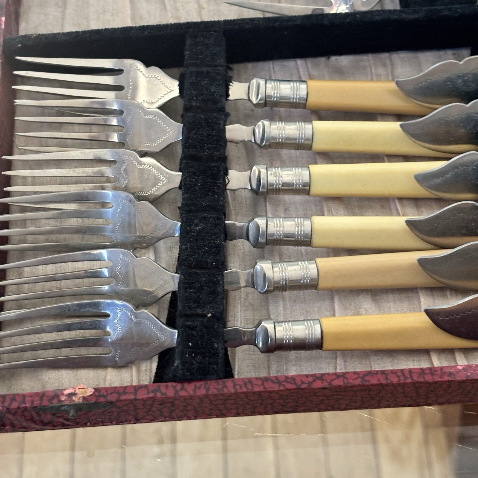 Sheffield Bakelite Stainless Steel 14 Piece Fork Knife Serving Set Original Case