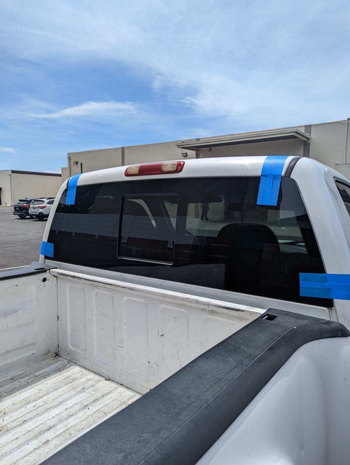 Fits 1999-2006 Chevy Silverado Manual Sliding Window Back Glass ( One Panel)