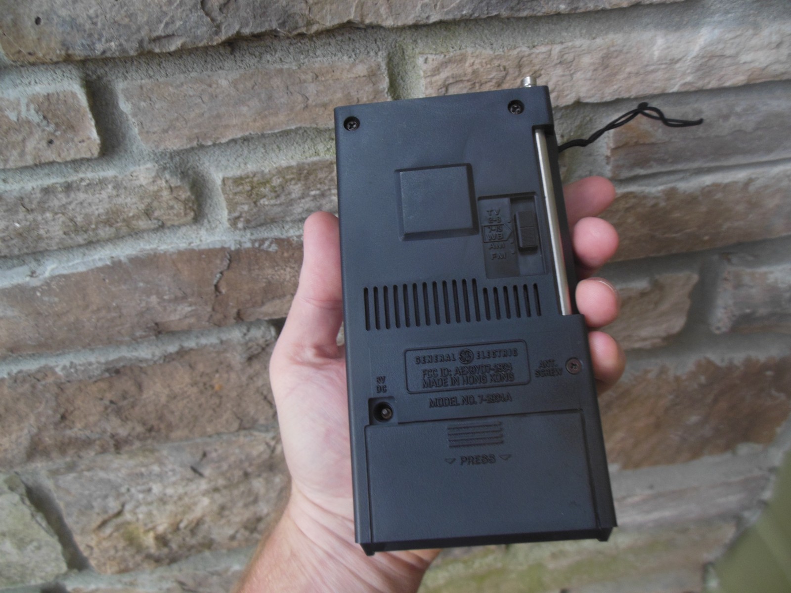 New Vintage General Electric FM/AM TV Sound Weather Band Transistor Radio 7-2934