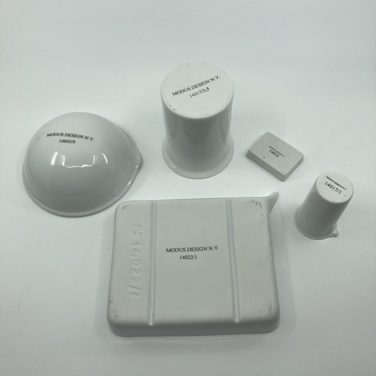 Marek Cecula Modus Designs New York Home Lab Bathroom Set Incomplete