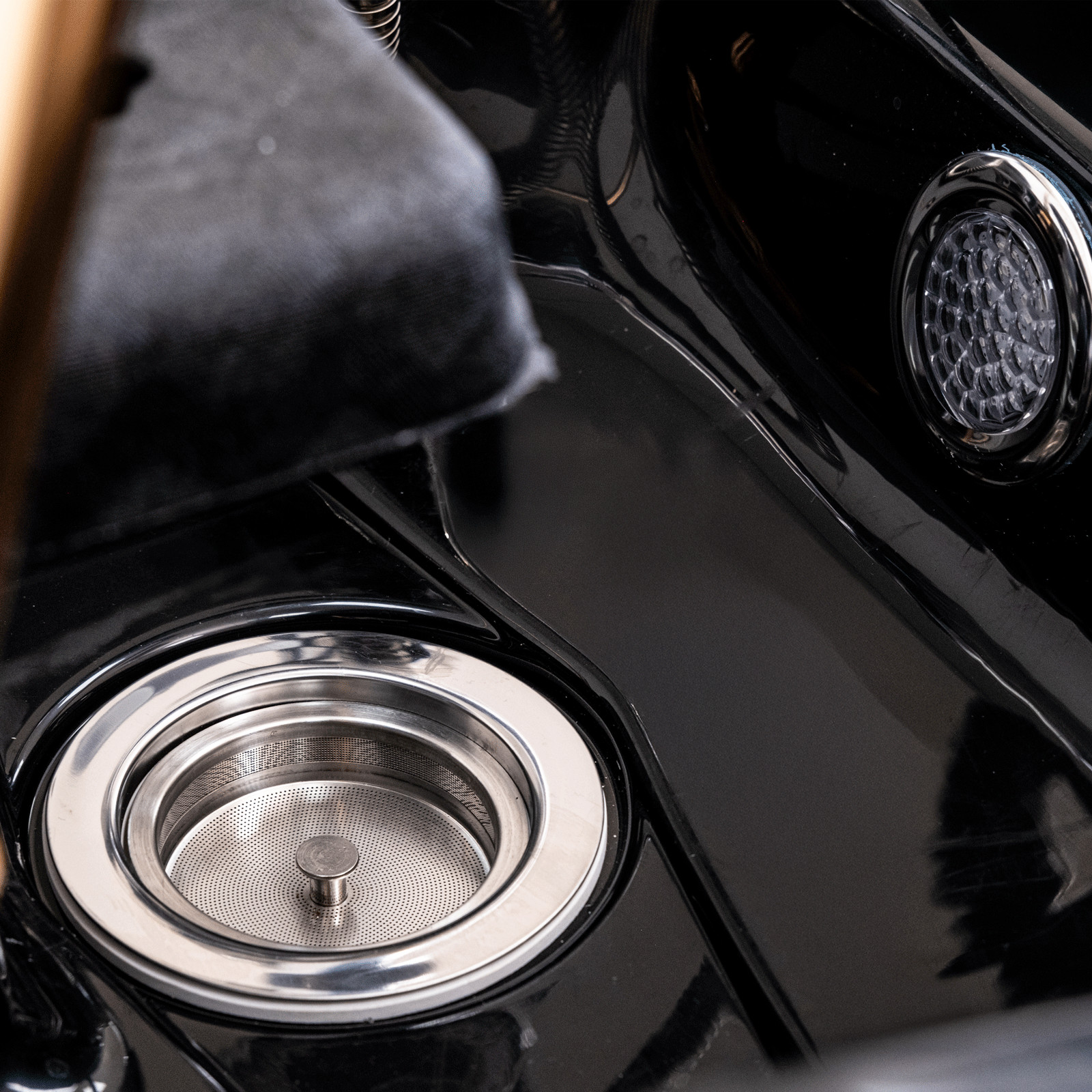 Portable Head Spa Non-Plumbing U-Shape Water Massage Shampoo Bowl, Black