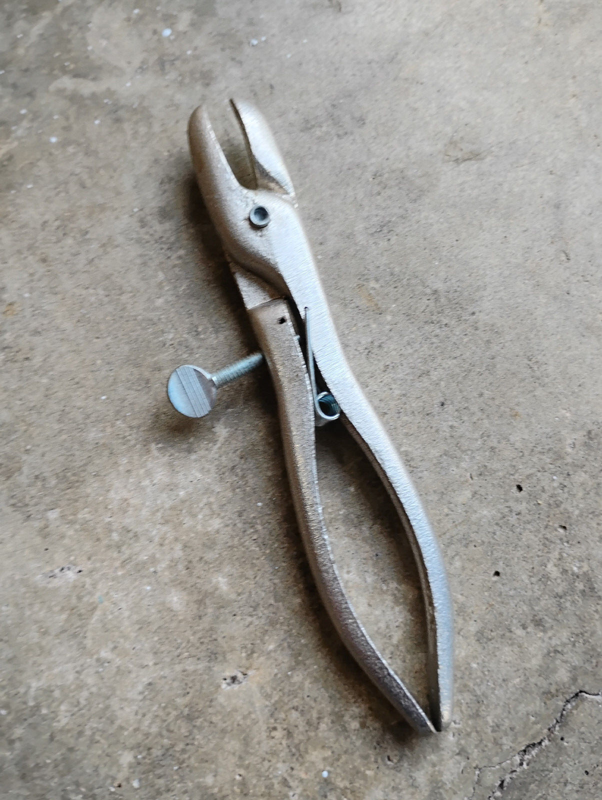 Decker's Hill Ringer Pliers Hog Ring Pliers