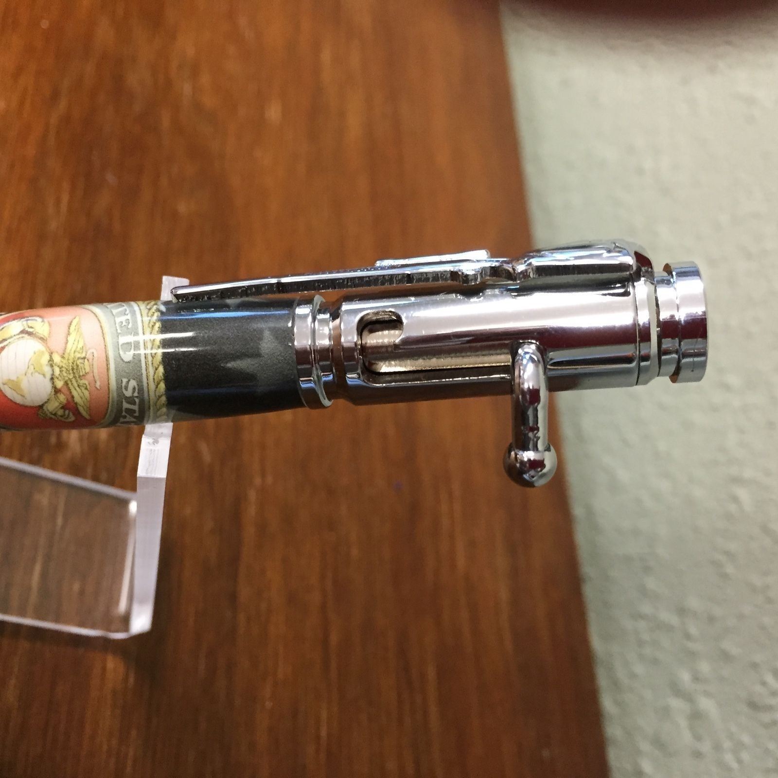 OFFICIAL LICENSED US MARINES Corp Pen with Round Logo Bolt Action Chrome