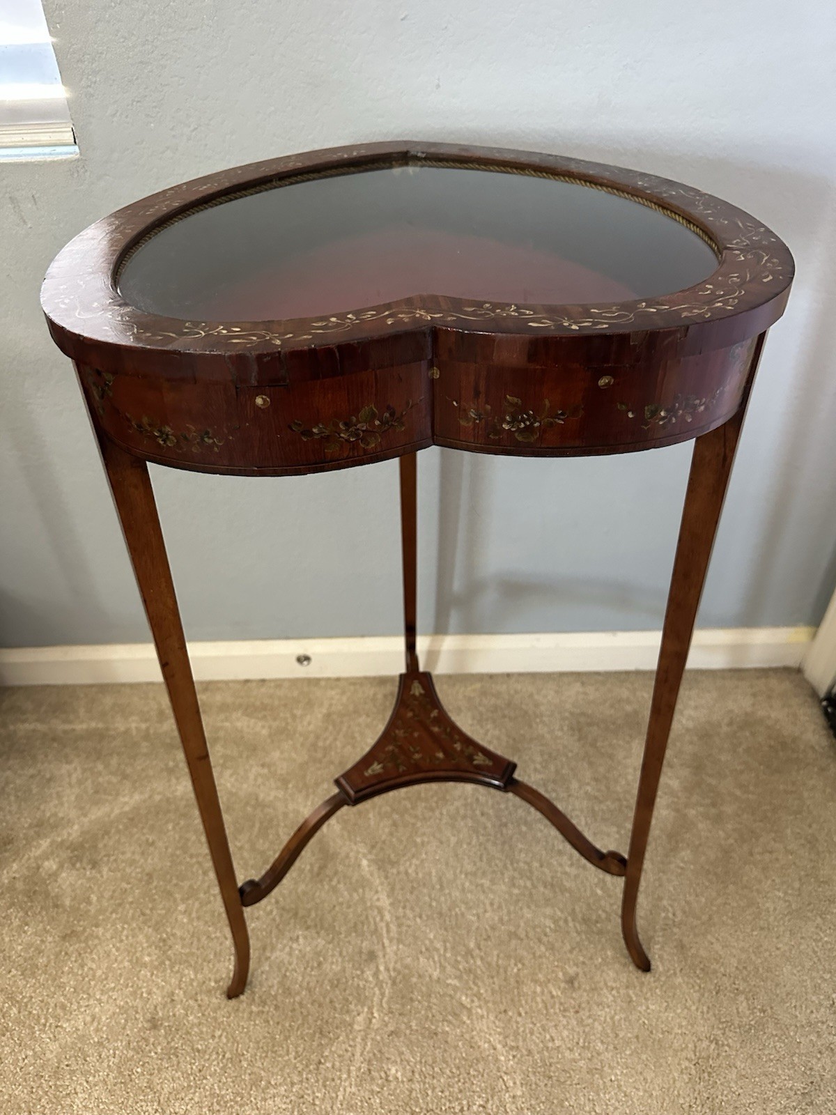 ANTIQUE FRENCH HEART SHAPED HAND PAINTED BIJOUTERIE DISPLAY TABLE