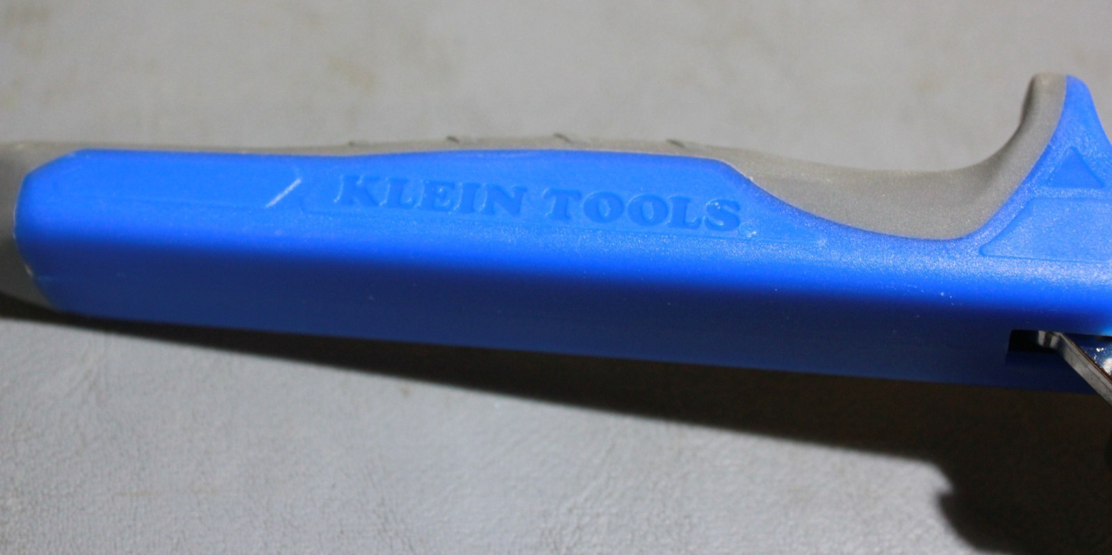 Klein Tool Straight Hand Sheet Metal Seamer Bends Seams and Flattens Sheet Metal