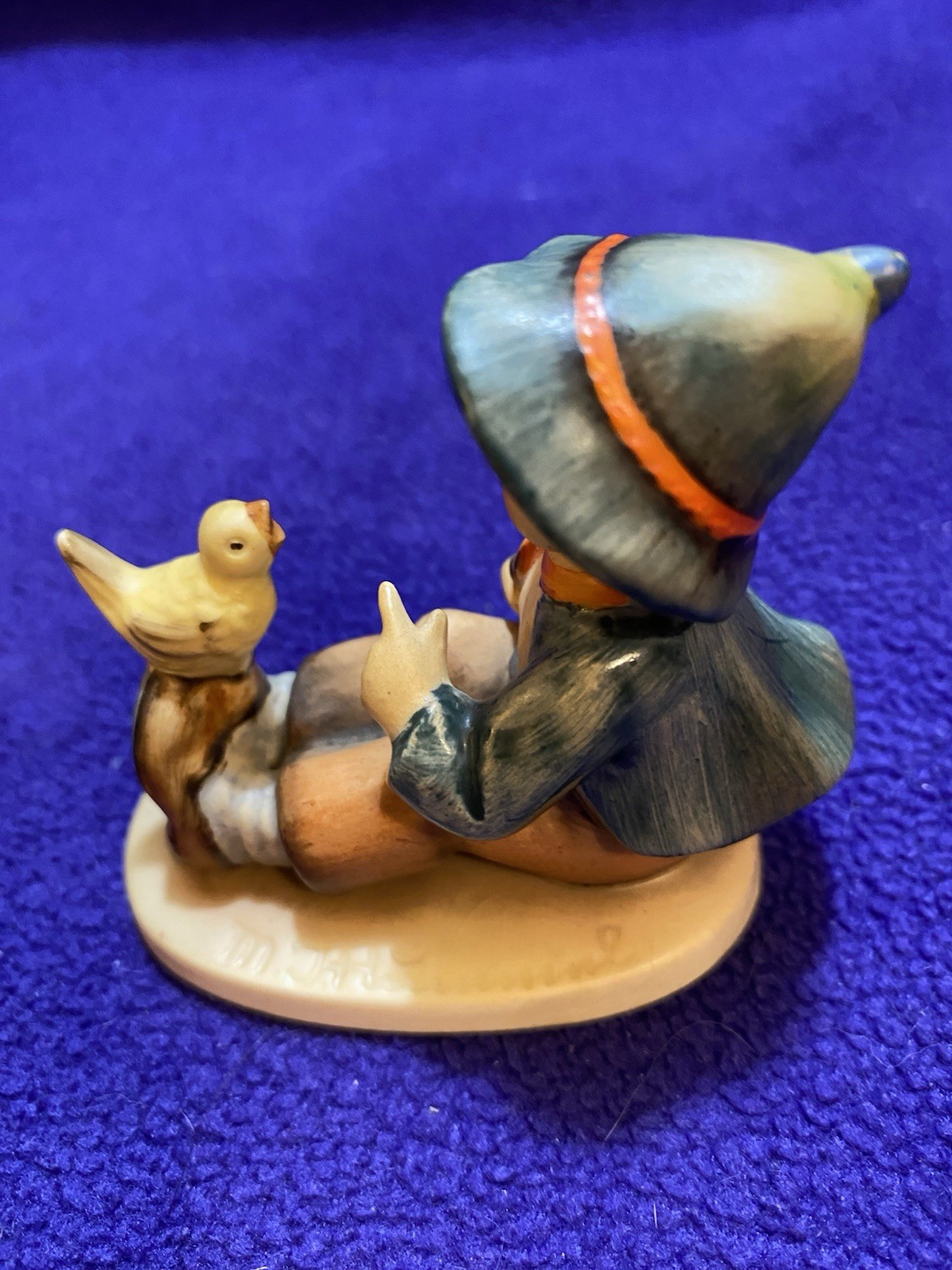 Hummel figurine Singing Lesson #63 - Read See Pictures Crown Mark TMK1