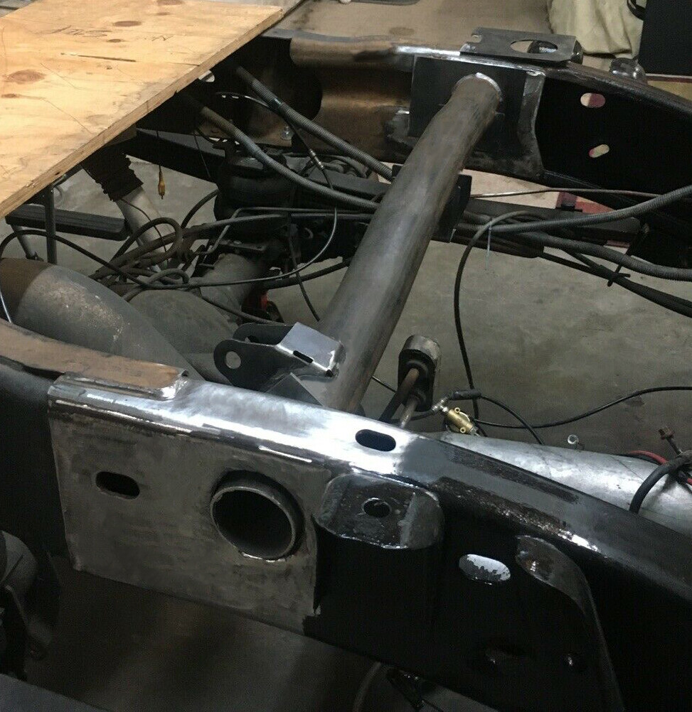 Rear Tank Support and Rear Shock Mount Crossmember For 99-06 Chevy Silverado/GMC