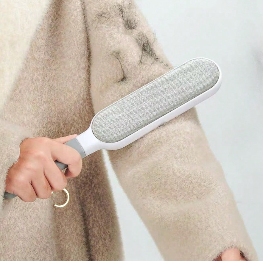 1 pc Reusable Manual Lint & Pet Hair Remover Brush for Clothes & Furniture