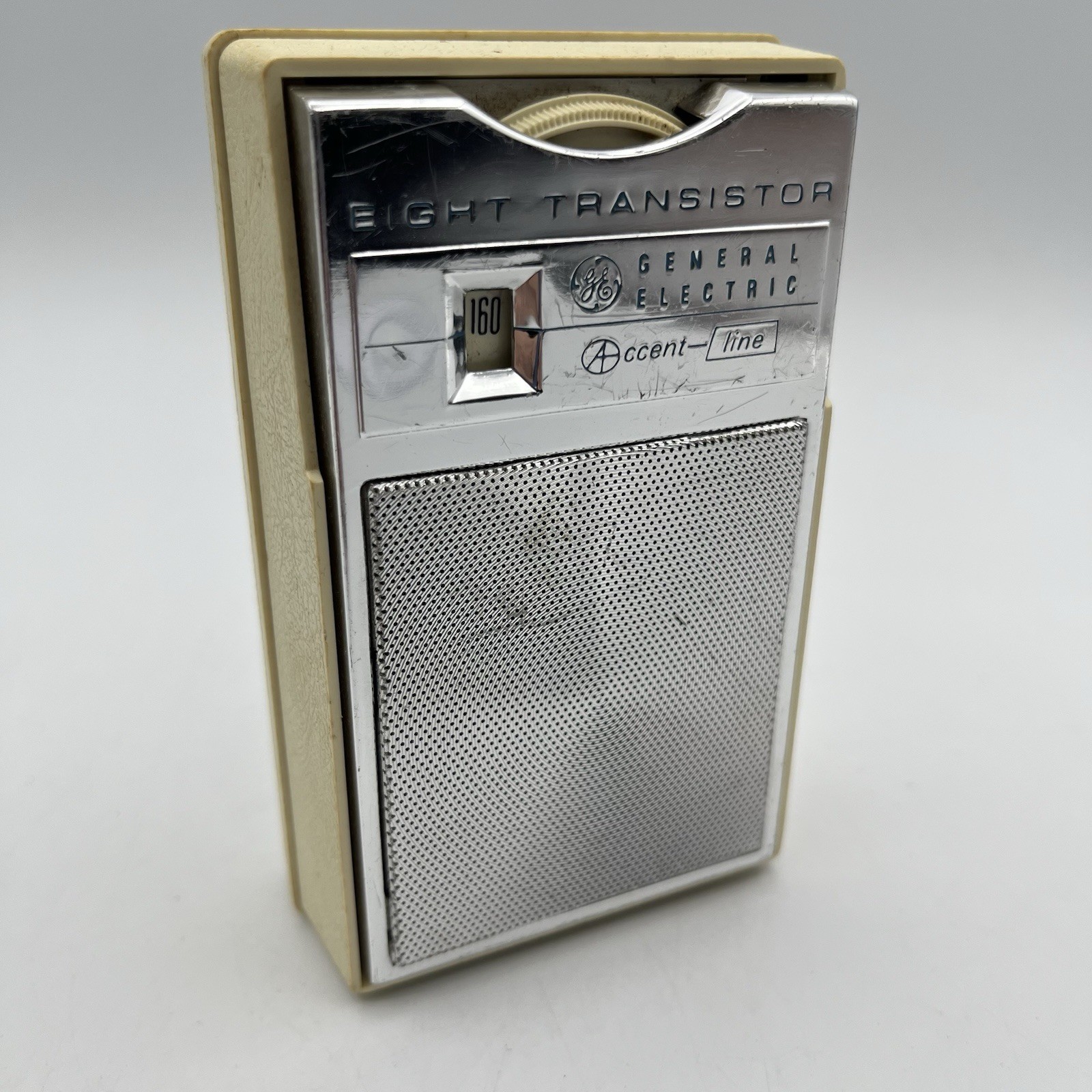 General Electric Accent Line 8 Transistor Radio - Cream - Works - READ BELOW