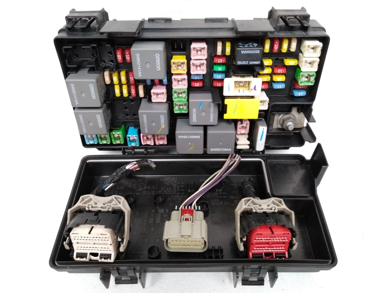 04692300AB Dodge 2009 Nitro Jeep Liberty Fuse Box Integrated TIPM TEMIC OEM H75