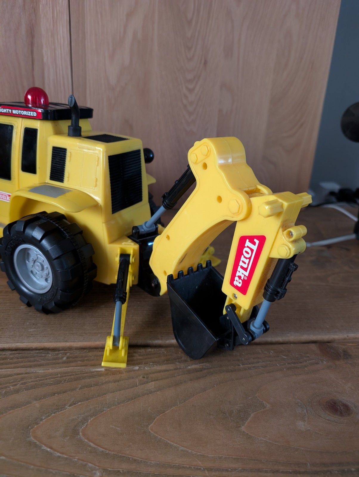 Plastic Tonka mighty motorized 3649 Digger front loading shove spares/repair