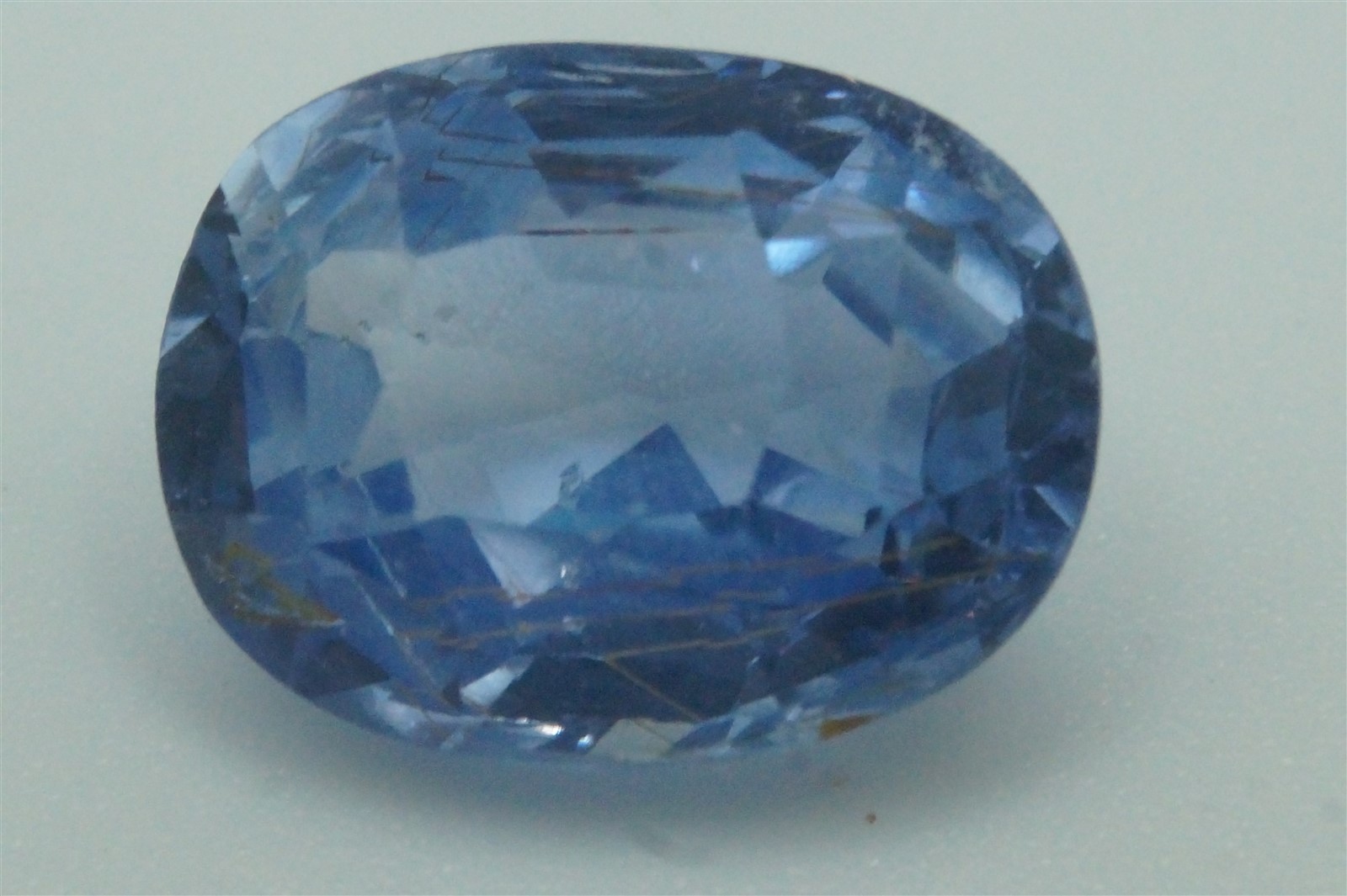 PALE BLUE NATURAL SAPPHIRE - ANTIQUE CEYLON NATIVE CUT 4.8ct