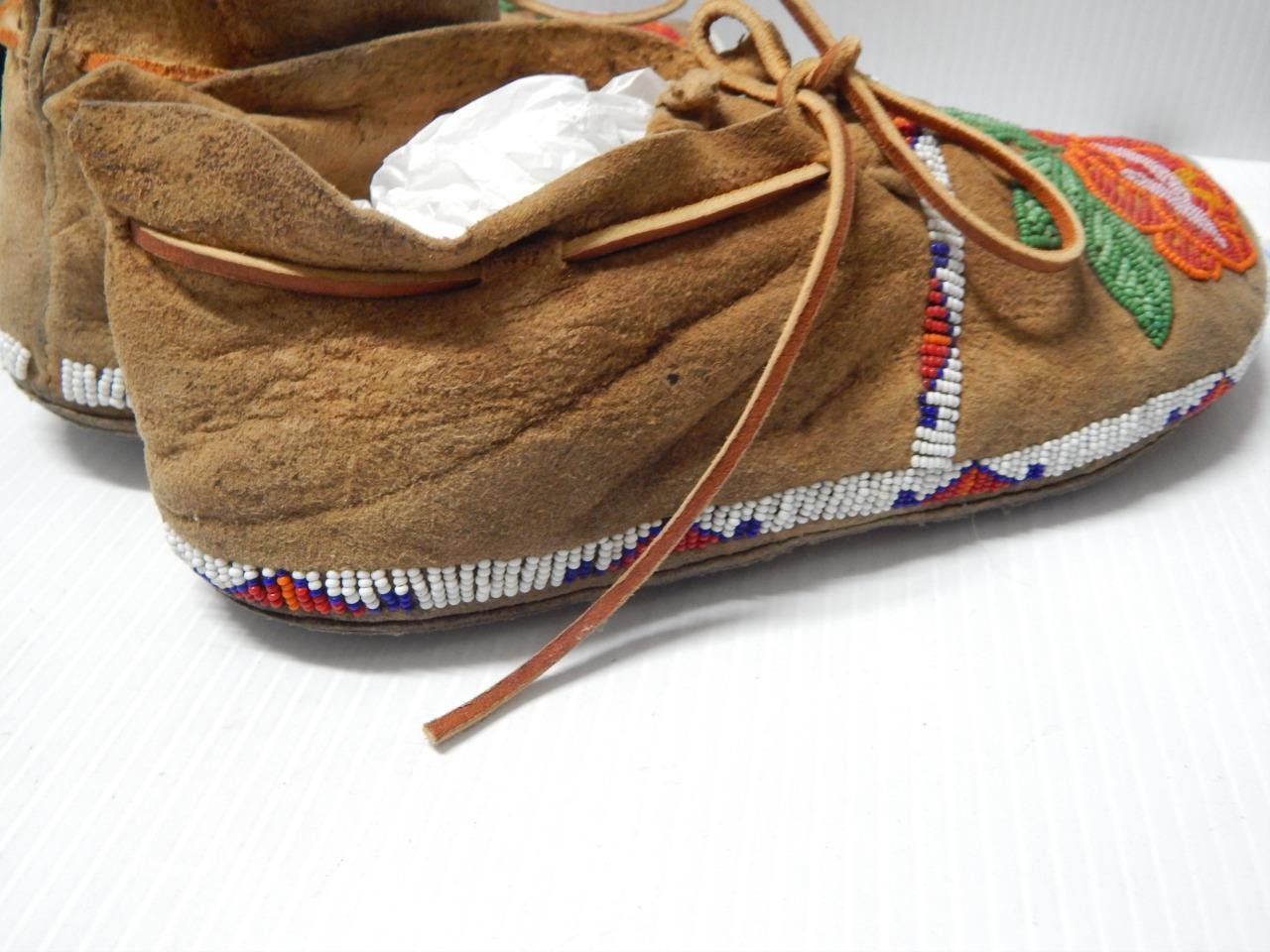 ANTIQUE c.1900-20s MONTANA CROW INDIAN FLORAL BEADED MOCCASINS - xlnt condition