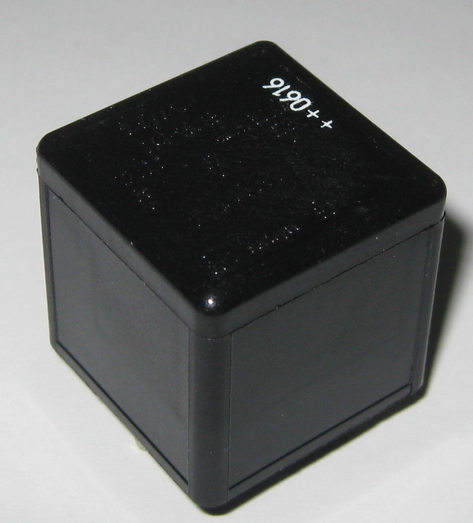 Tyco VF4 Automotive Relay - 40A N.O. / 30A N.C. - 14 VDC SPST Contacts - 12 V DC