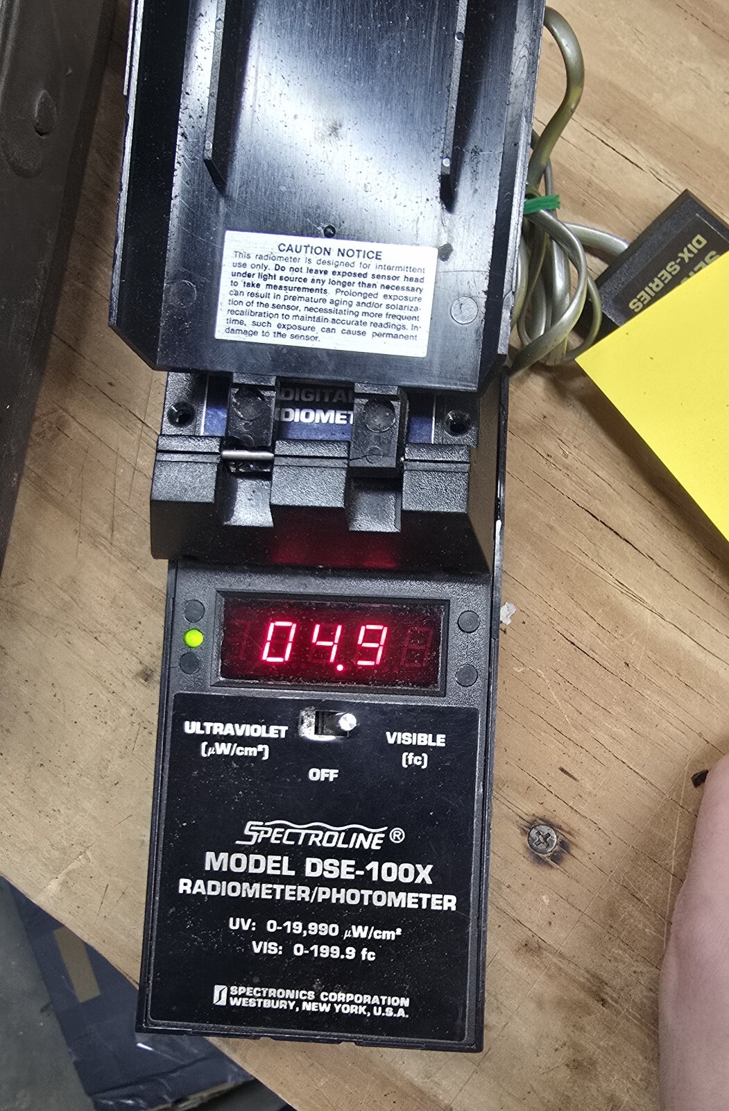 CALIBRATED Spectroline DSE-100X Digital Radiometer W/ DIX-555A