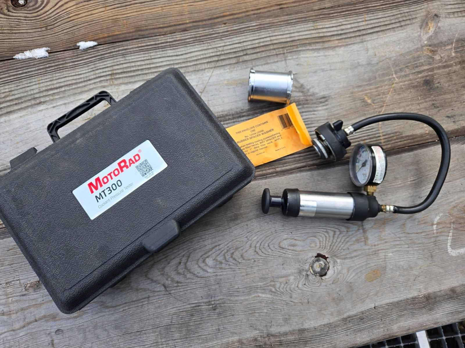 MotoRad MT300 Engine Coolant Pressure Testing System