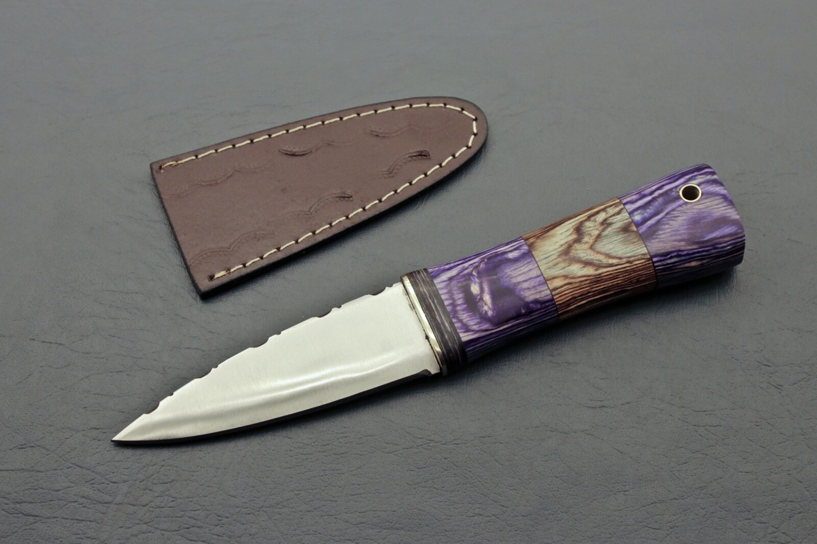 8 inches Celtic Scottish Dirk SGIAN DUBH DAGGER Bone Handle Knife.