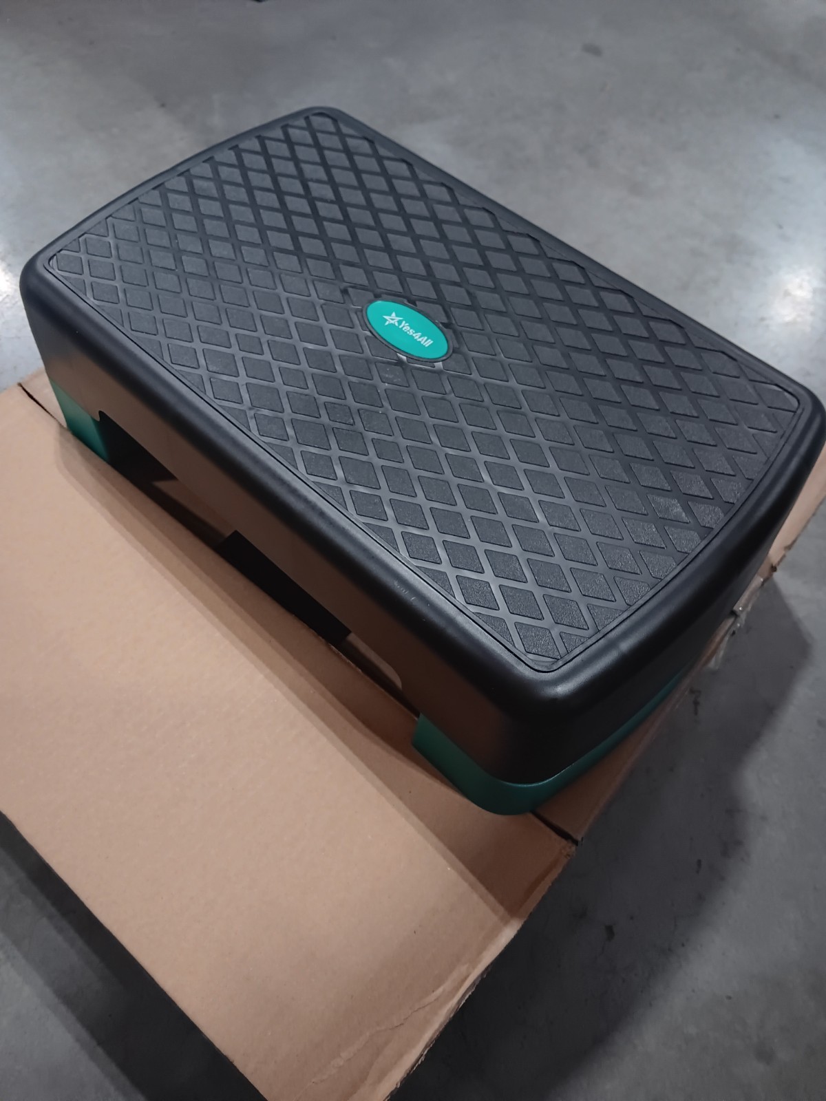 Compact 18.1" Aerobic Stepper with Anti-Skid Surface & 300 lbs Weight Capacity