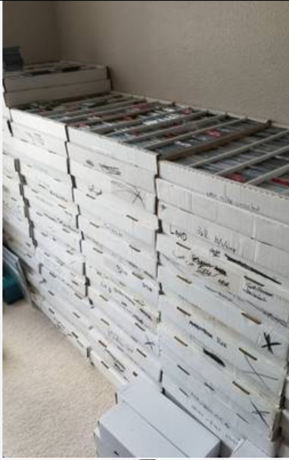 ESTATE Storage unit MLB 500 Ct Card Box , Stars Rookies , Commons & More Look