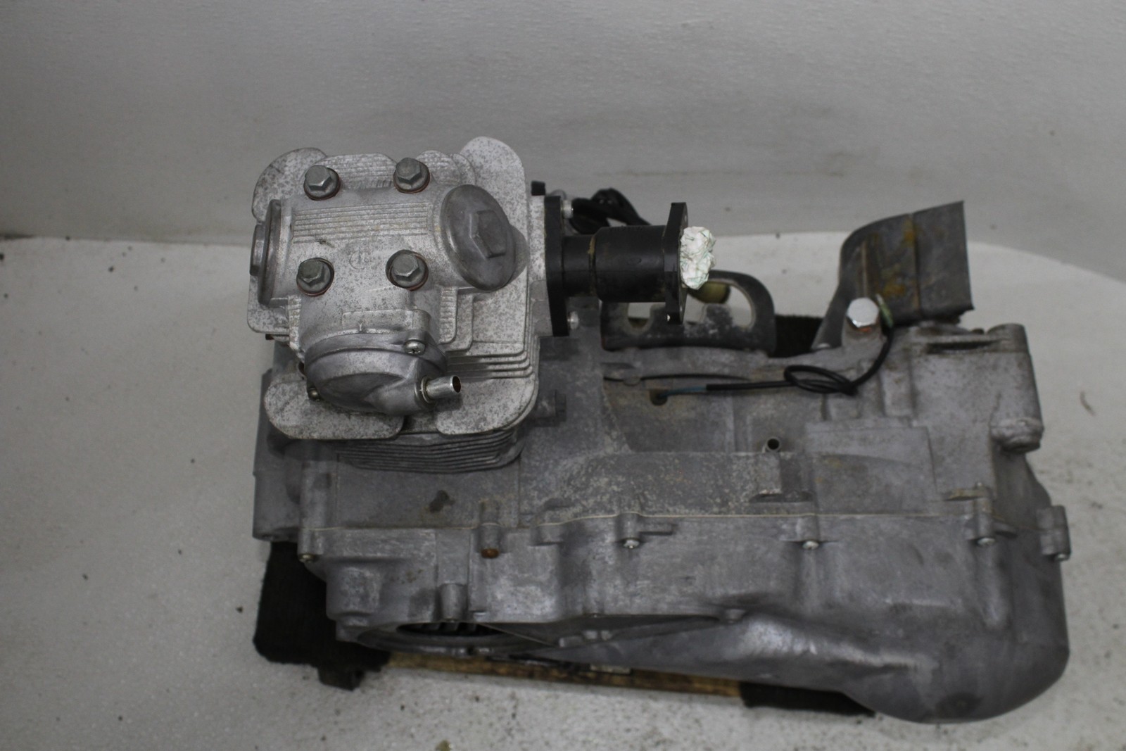 04-13 YAMAHA GRIZZLY 125 ENGINE MOTOR HEAD CASES CRANK SHAFT RUNS!