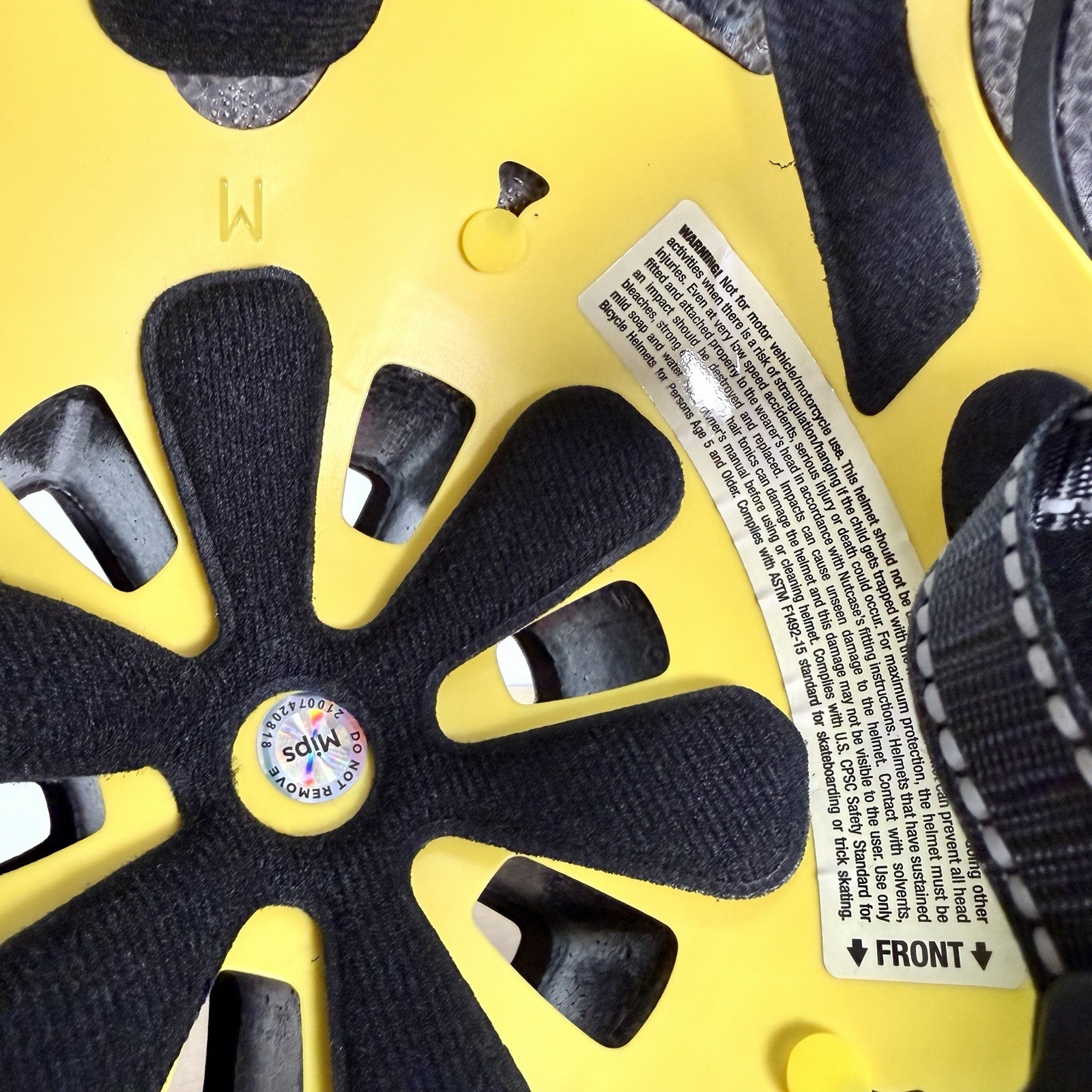 Nutcase - Medium - MIPS Helmet - From Scotland With Love - 22”-23.5” - NWT