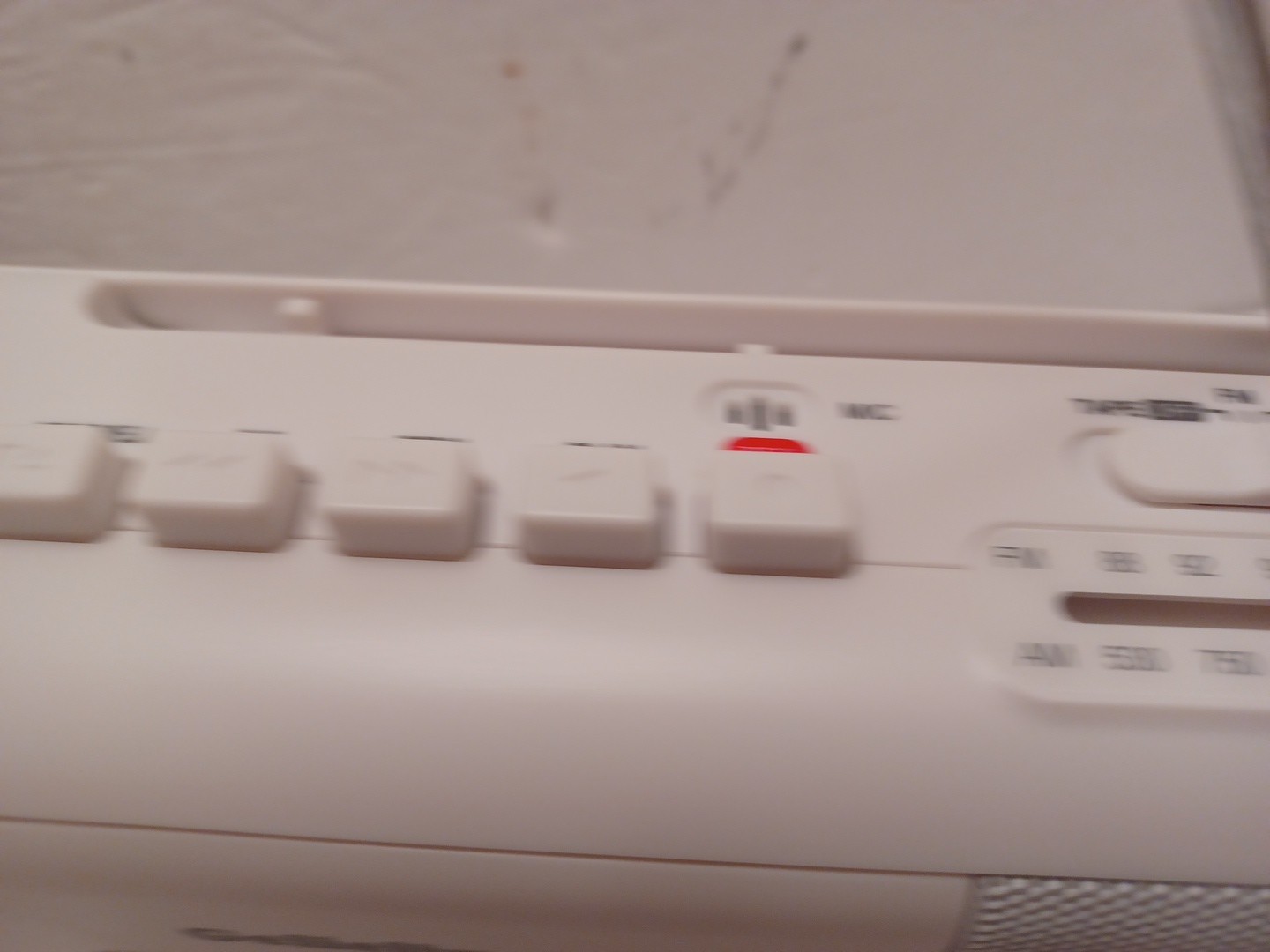 GELIELIM Portable AM/FM Radio Stereo Casette Tape Player/Recorder NEW FREE SHIP