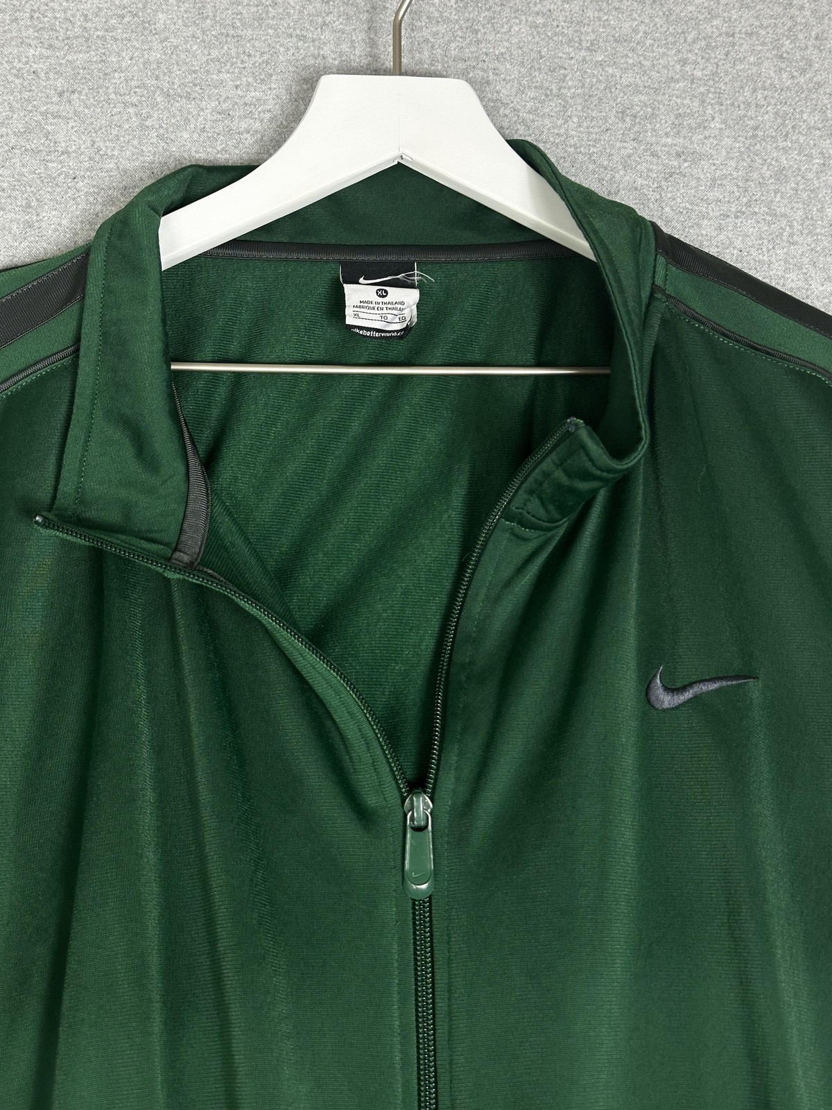Nike Track Jacket Mens XL Green Striped Sleeves Full Zip Athletic Poly Swoosh