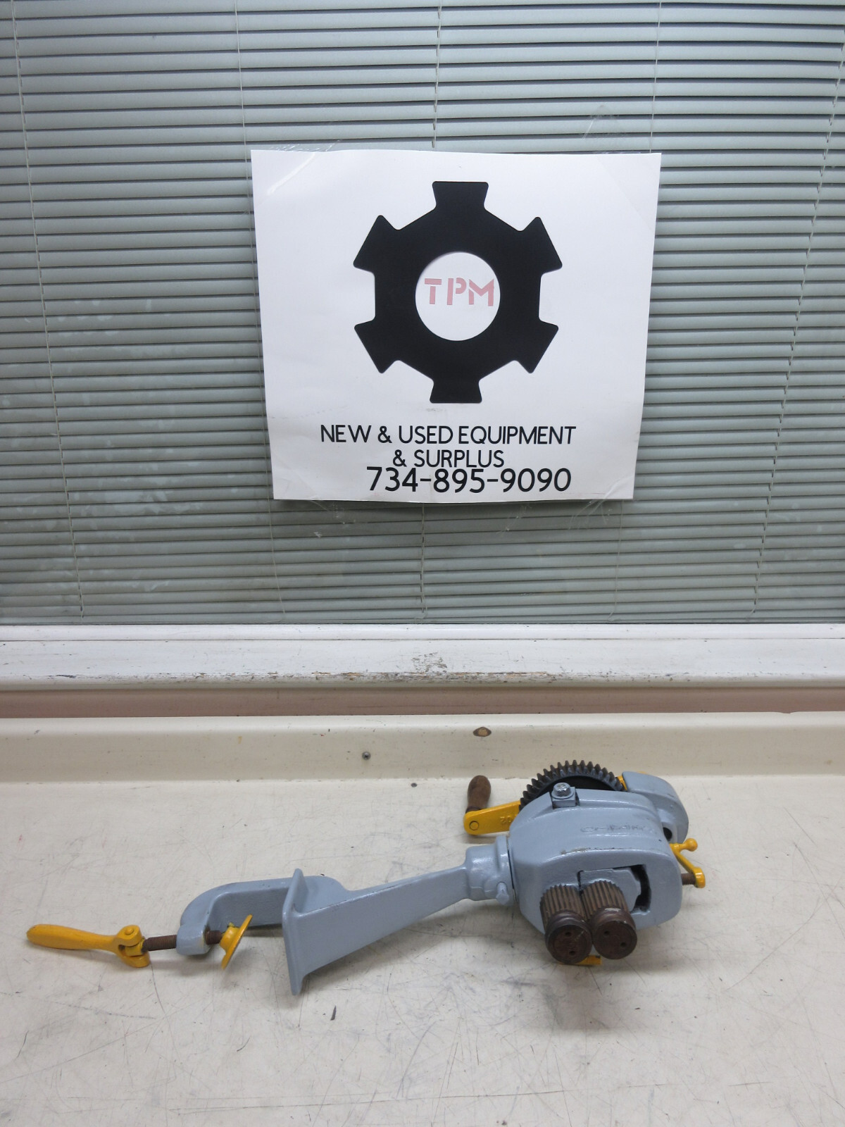 Pexto 0585H Sheet Metal Beading & Crimping Machine w/ Bench Mount Used