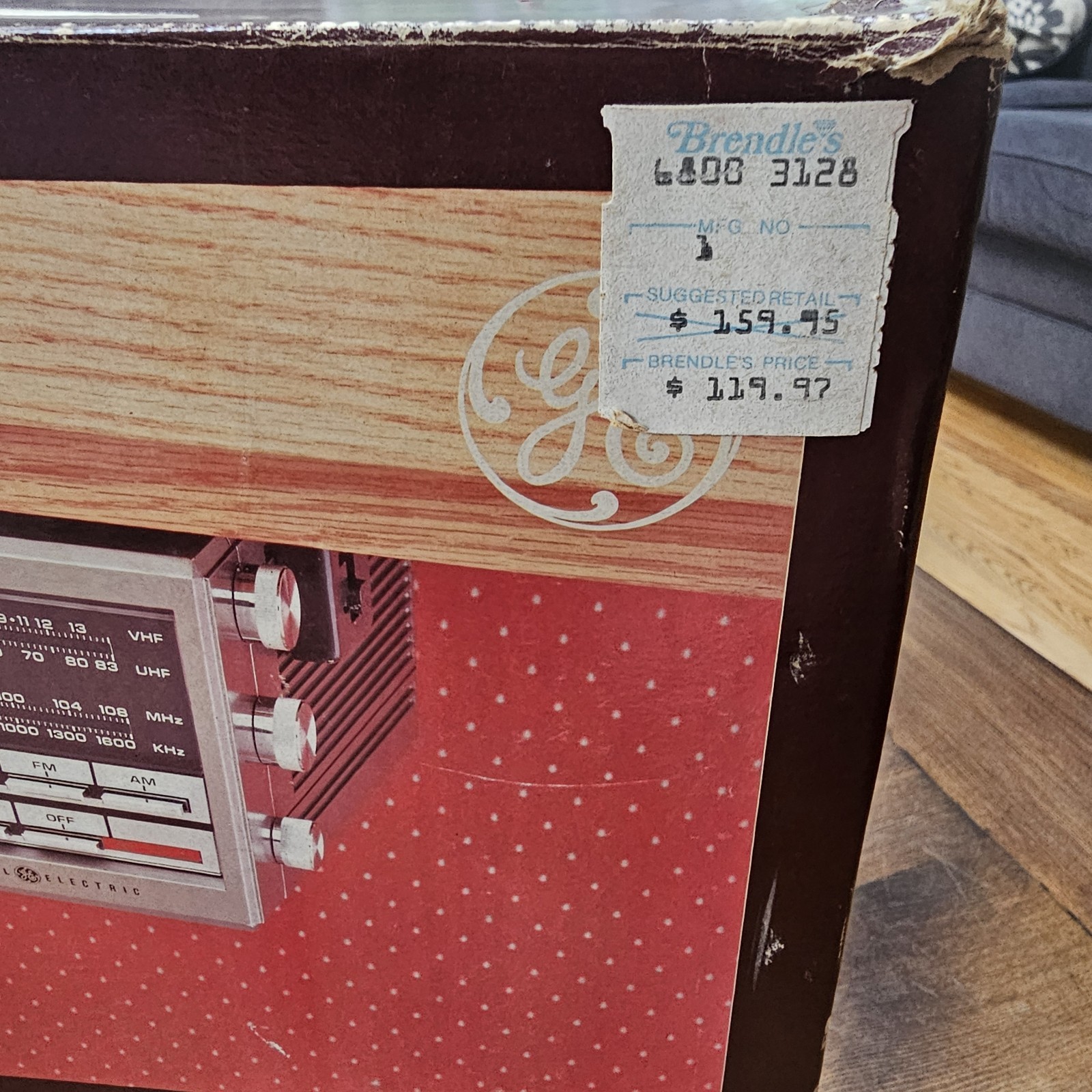 Spacemaker Kitchen Companion GE TV/Radio 5” B&W FM/AM 7-7150 Original Box Clean