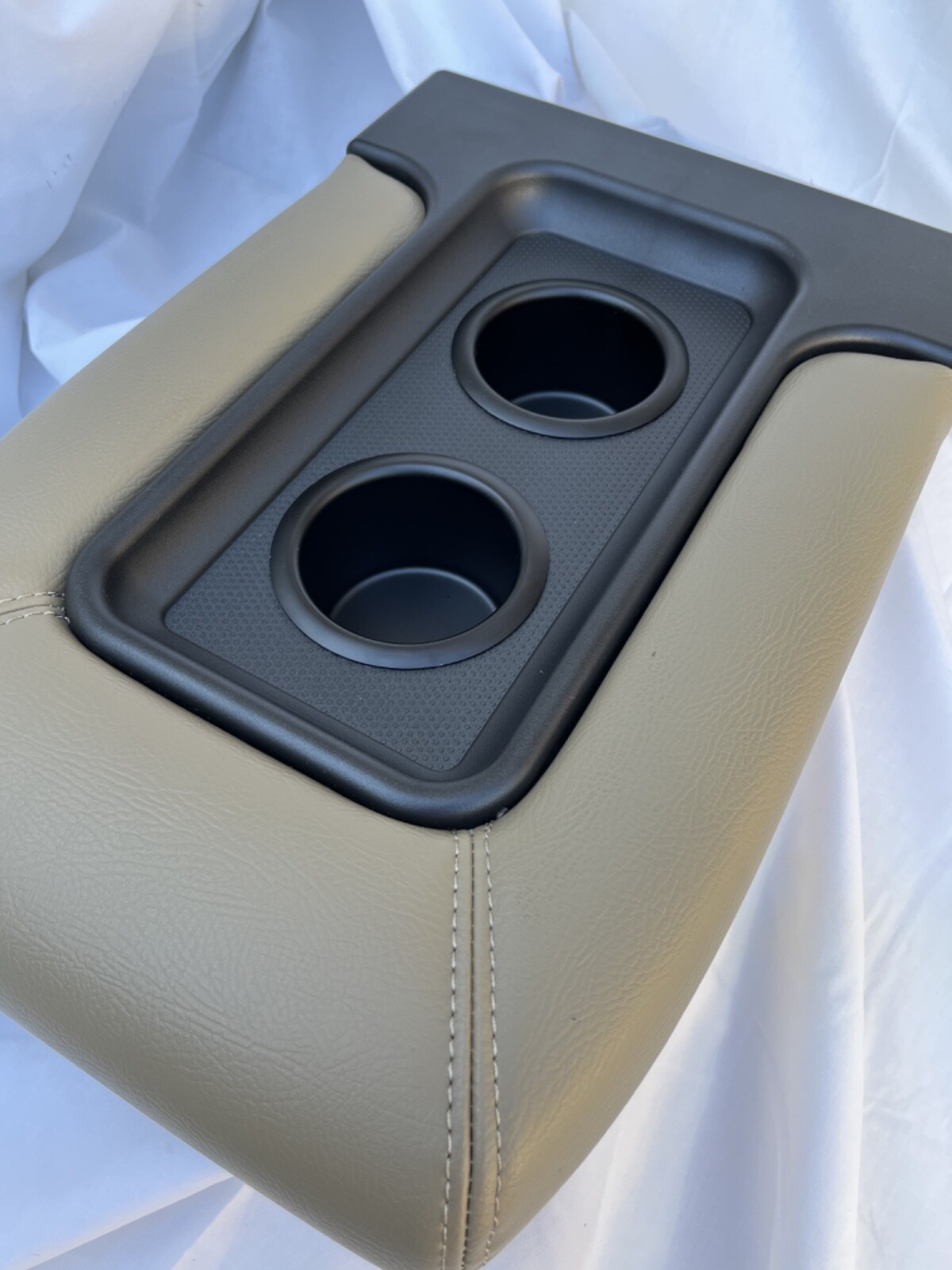 95-99 CHEVROLET C1500 C2500 C3500 TAN BEIGE CUP HOLDER CENTER CONSOLE TOP LID