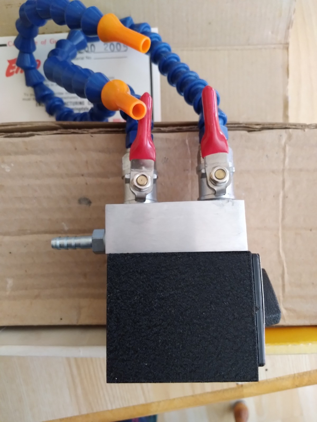 Magnetic Base Nozzle Stand W/ 2 Flexible Coolant Nozzles Enco Model:200-2005