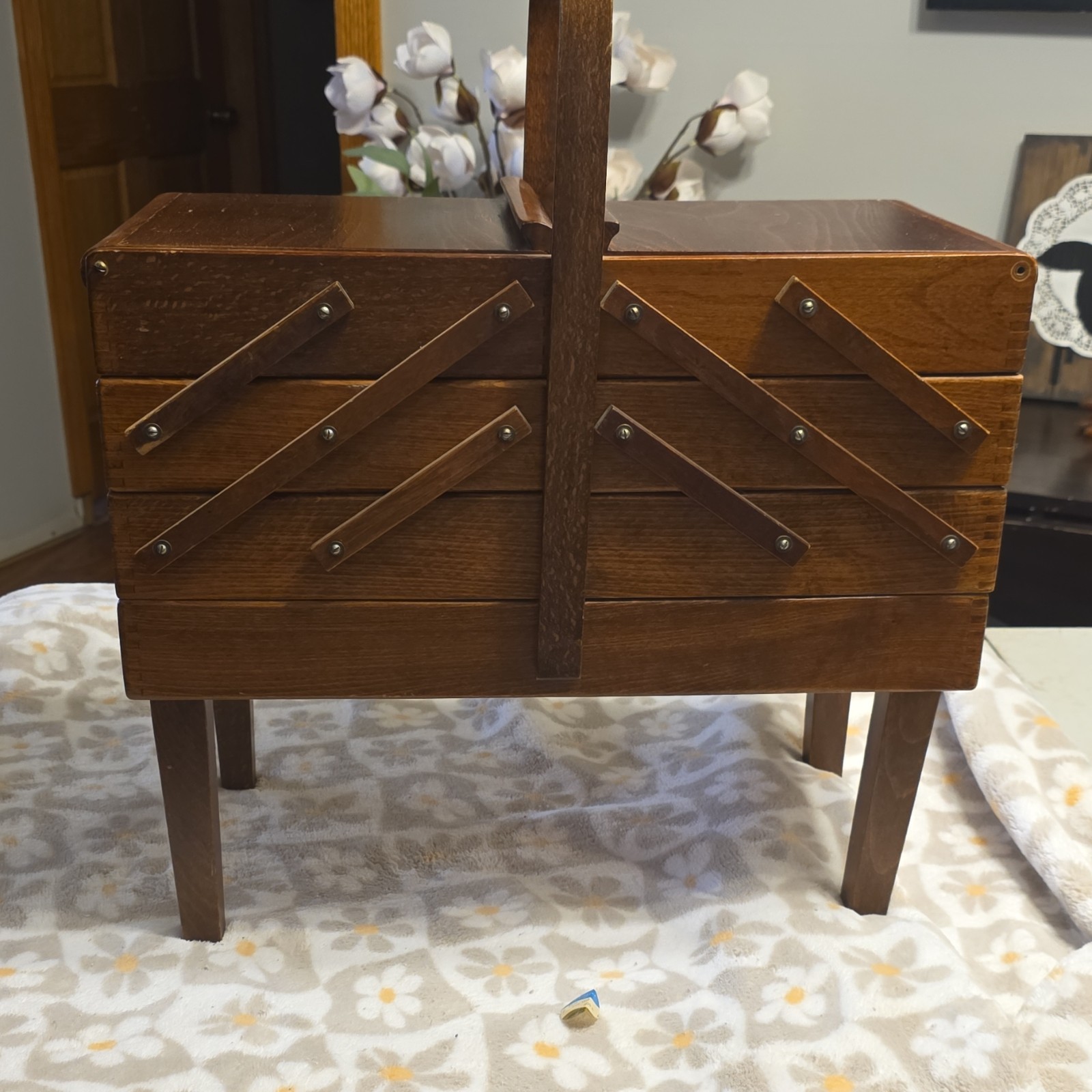 strommen broke 3 tier according wooden sewing box