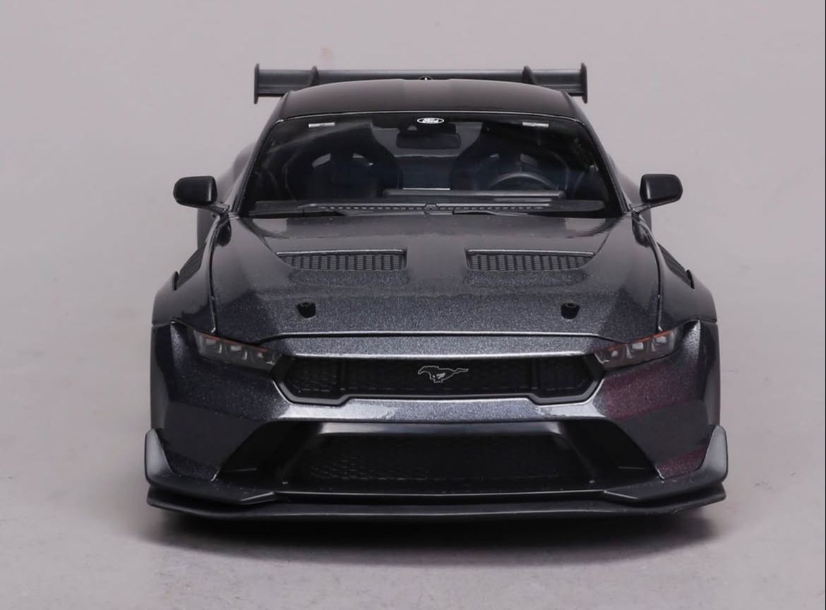 2025 Maisto 1:18 Ford Mustang GTD Special Edition Die-cast Model Sports Car