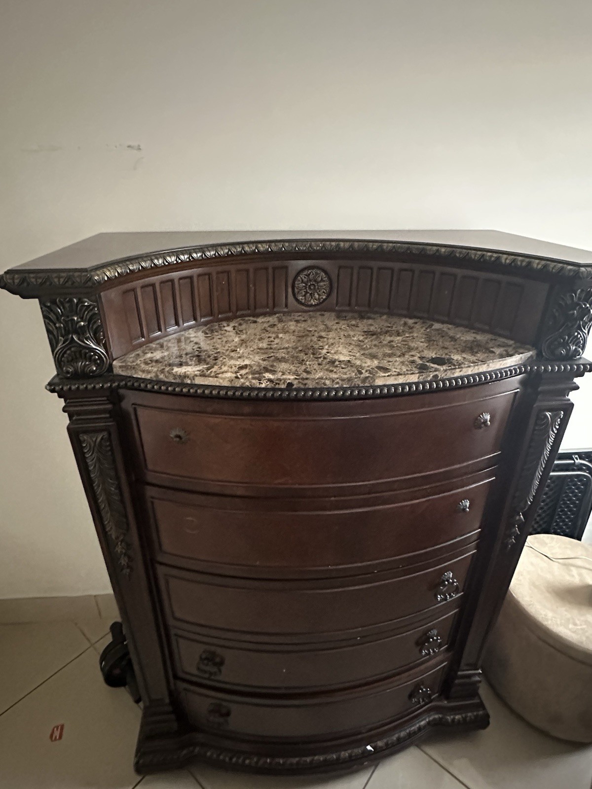 Mahogany Chest of Drawers, Traditional Style, 5 Drawers, Carvings, Bronze Handl…