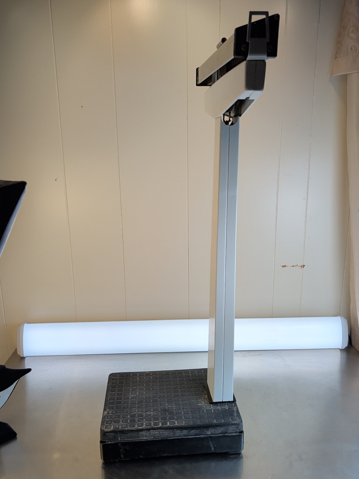 Vintage HEALTH O METER Doctor's Scale Office Style Weight 350lb Model 230BP