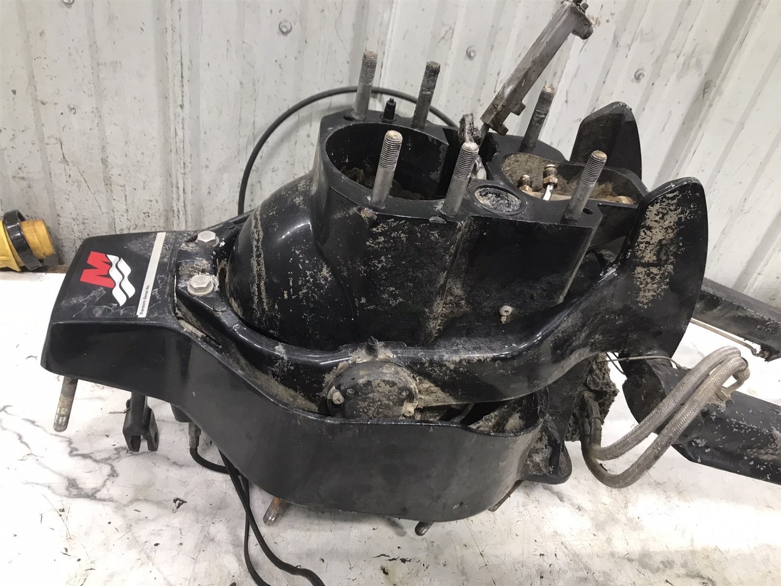 MerCruiser Alpha 1 Gen 2 out drive mount gimbal housing & hydraulic cylinders