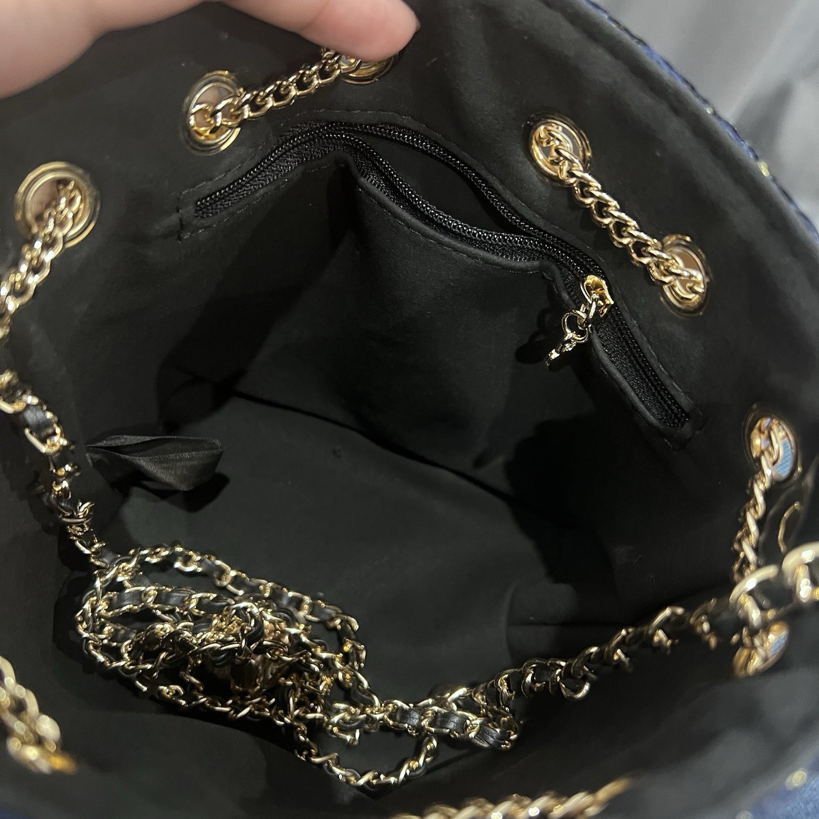 [AU STOCK] CC BEAUTY TWEED MAKEUP BUCKET BAG HOLIDAY WITH CHAIN GWP BLUE / BLACK