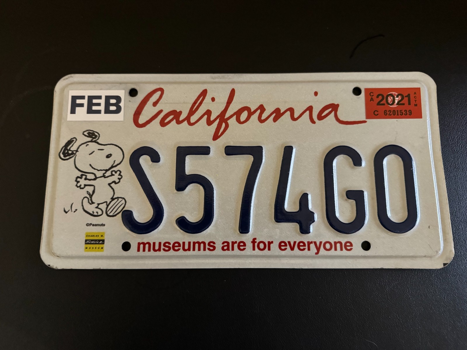 2021 CALIFORNIA SNOOPY MUSEUMS ARE FOR EVERYONE LICENSE PLATE MINT CONDITION
