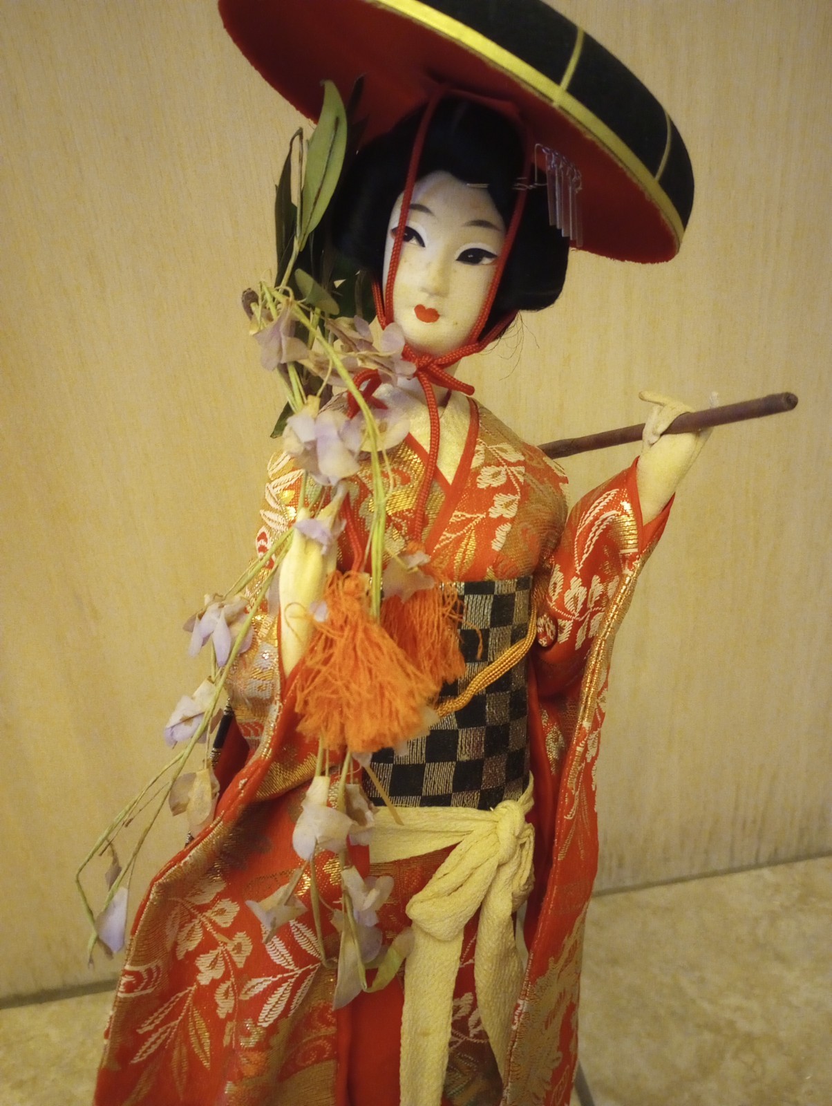Vintage Nishi & Co. Japanese Geisha Musical Rotating Base