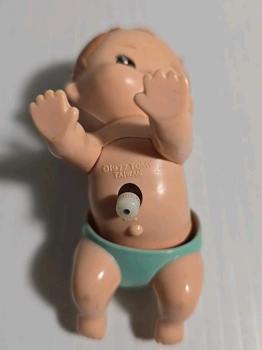 Lot Of 2 Vtg 1977 Tomy Wind Up Toys Baby Girl Crawling & Boy Walking Taiwan WORK