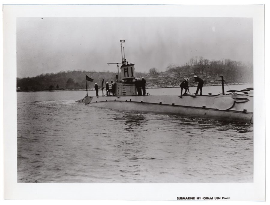 1913 Submarine H-1 SS-28 USS Seawolf Underway in 1960s Produced Photo