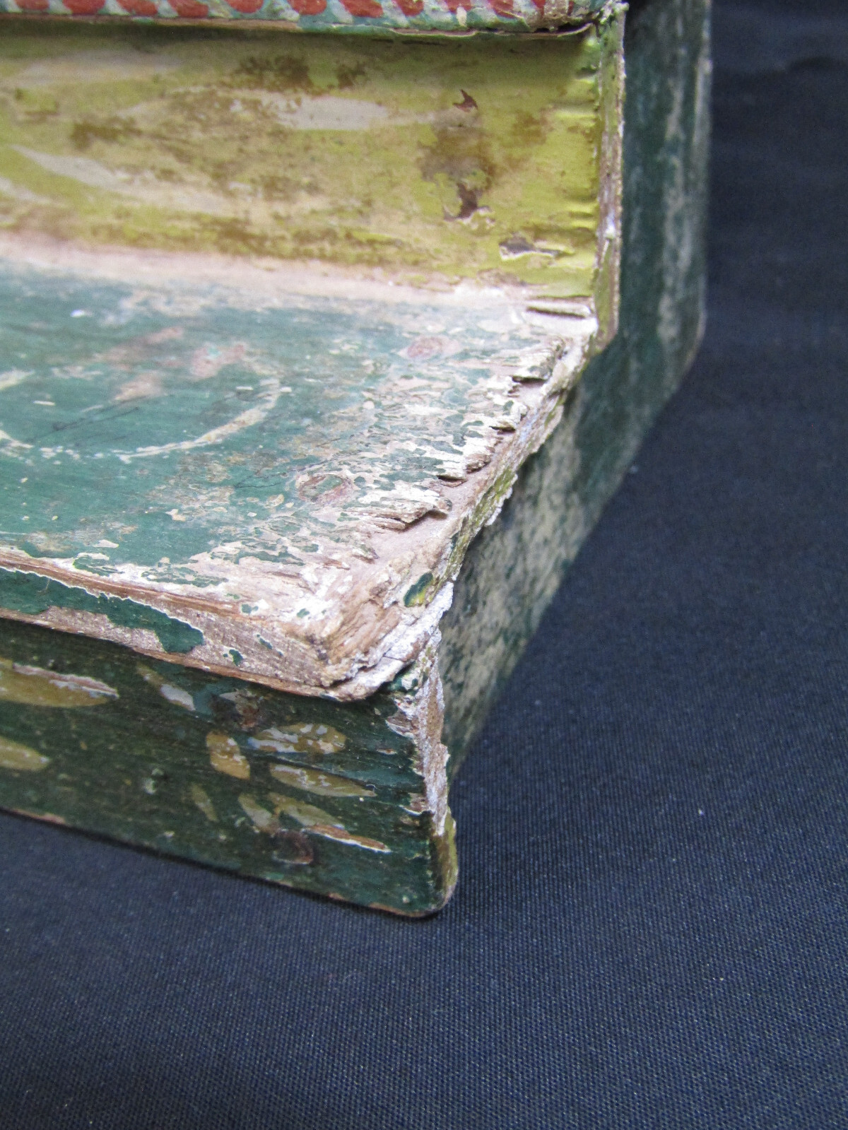 ANTIQUE MEXICAN WOOD NICHO/SHRINE WITH 3 WISE MEN RELIGIOUS ARTIFACT